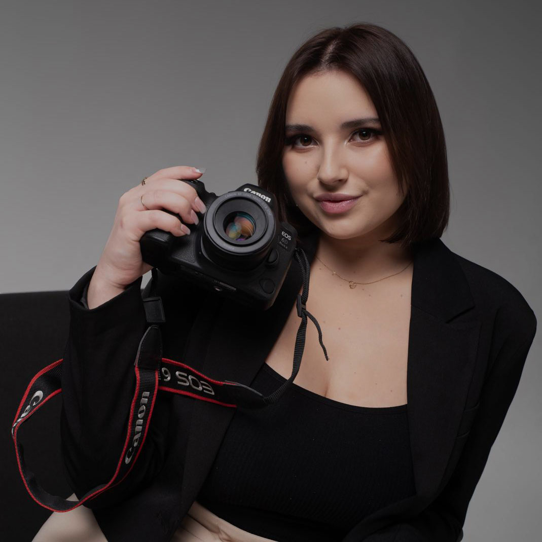 Promise — nowa strona główna Nikola Chamera — specjalistka od montażu w Promise Studio